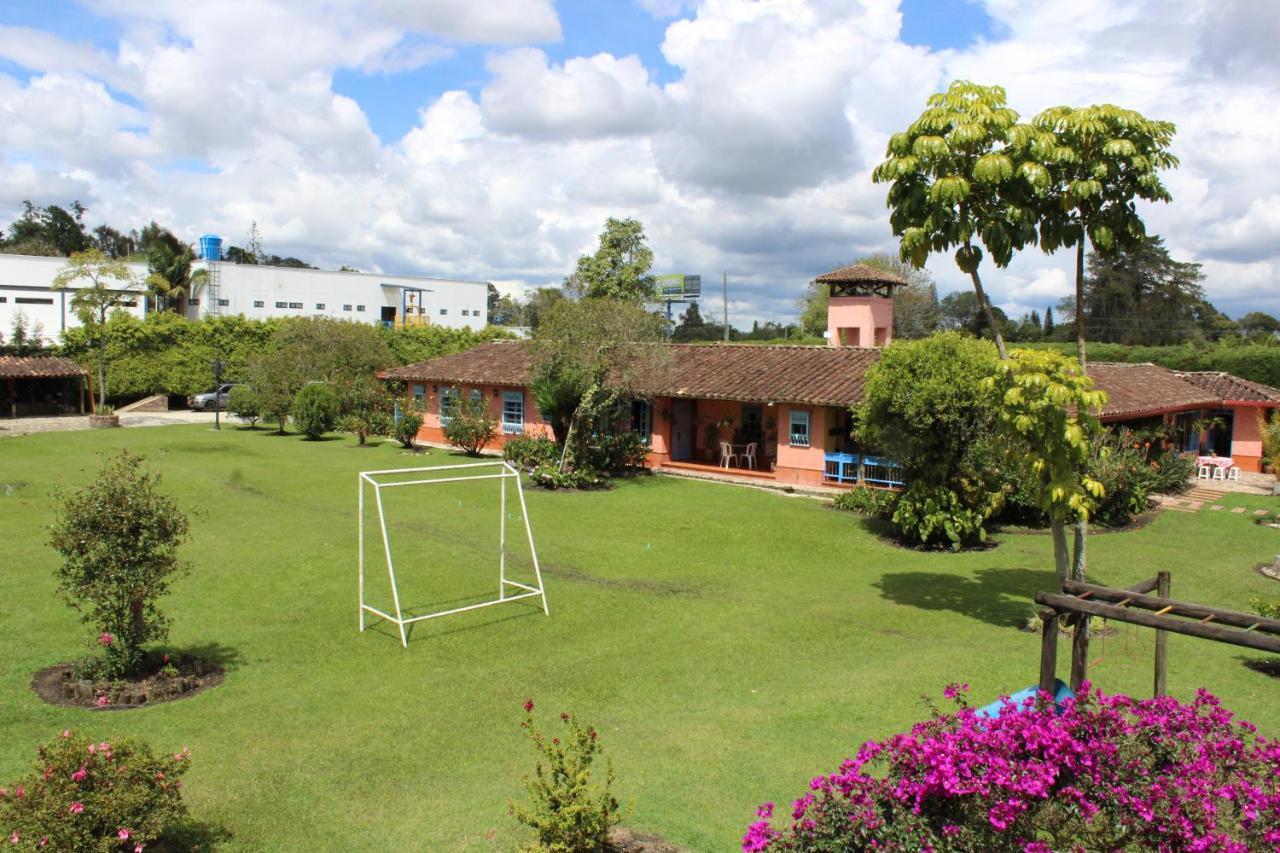 Ecohotel La Masia Llanogrande  Extérieur photo